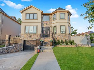 239 Vernon Ave, Staten Island, NY