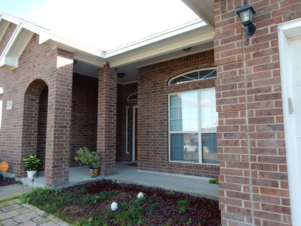 2nd image of 3913 Alta Vista Dr