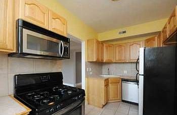 5th image of 7434 N Hermitage Ave APT 3B