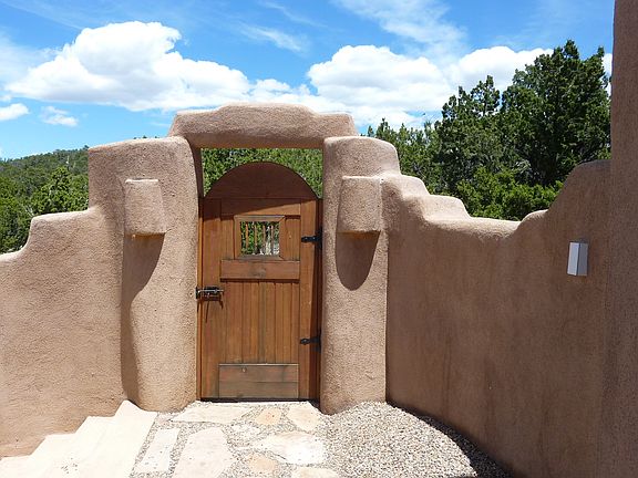 3rd image of 26 Gallinger Ln