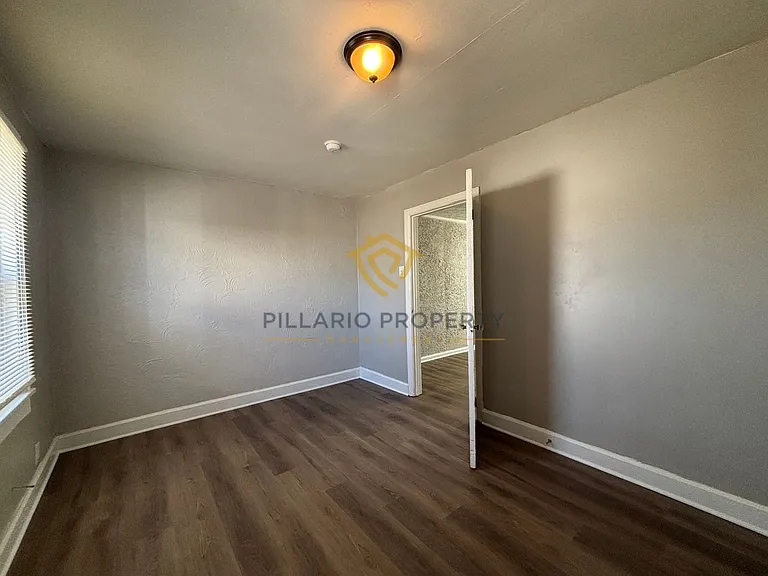 711 W 22nd St — Photo 6