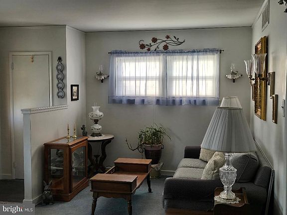 2nd image of 616 Beechwood Rd