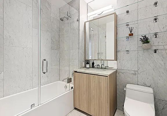 5th image of 13-33 Jackson Ave #6E