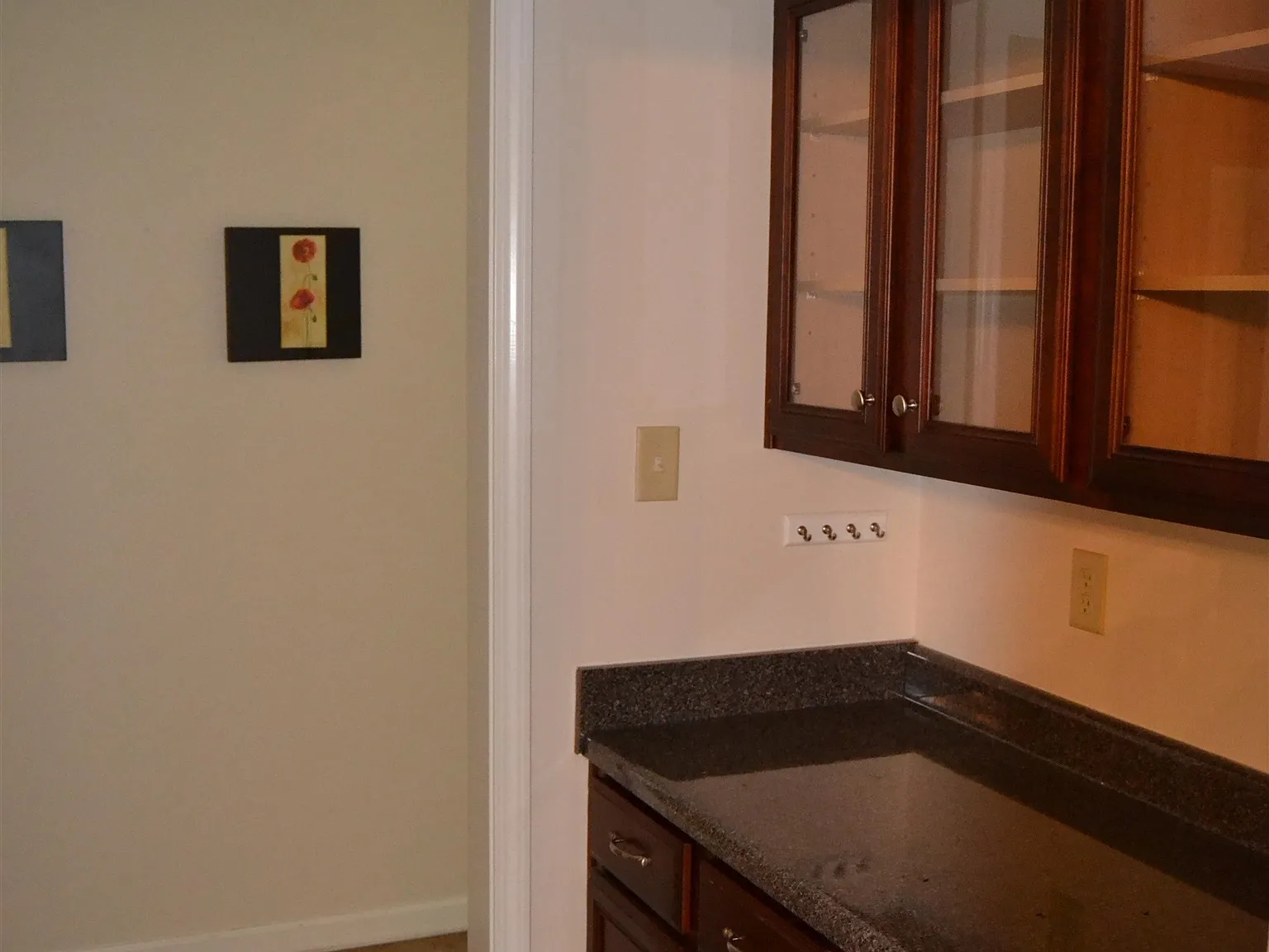 4 bed, 3.0 bath, 3440 sqft, $3,000 — Photo 4
