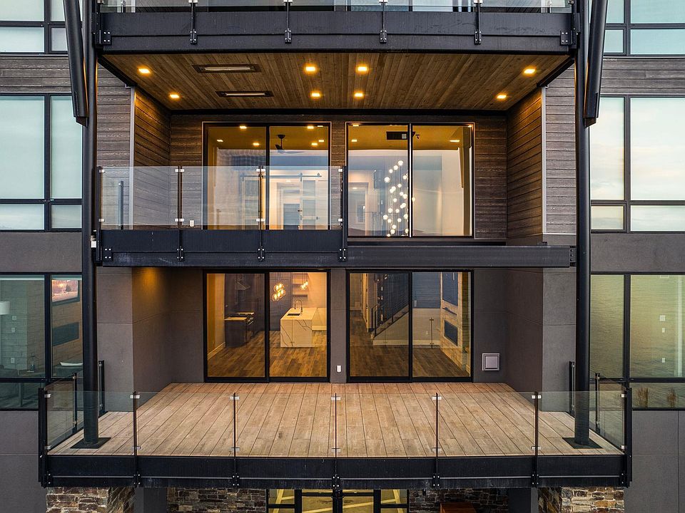 1st image of 802 Sandpoint Ave #8304
