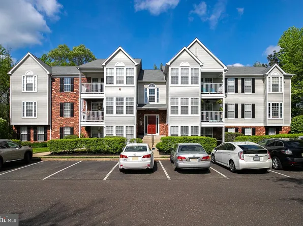 53 Inverness Cir, Marlton, NJ 08053