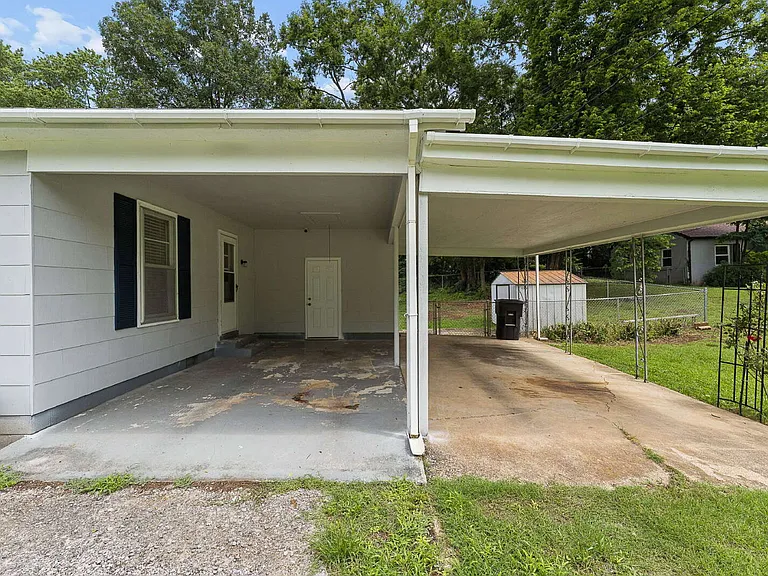 900 Velma Ln — Photo 5