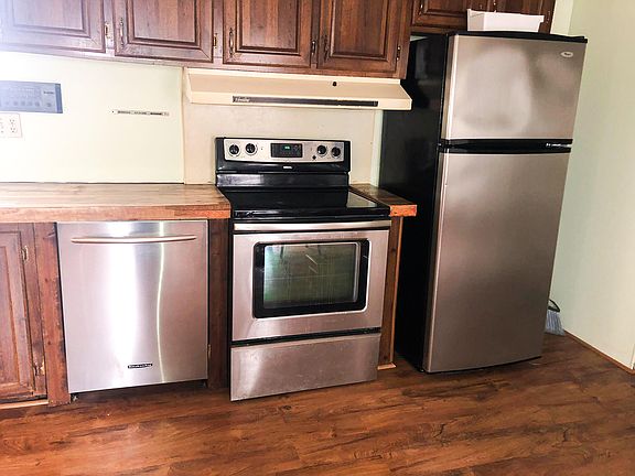 5th image of 1050 Ellis Dr SE