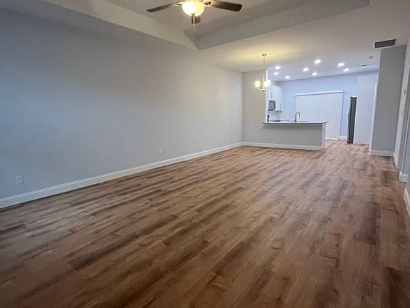 4th image of 4 Sebastian Ct Unit B