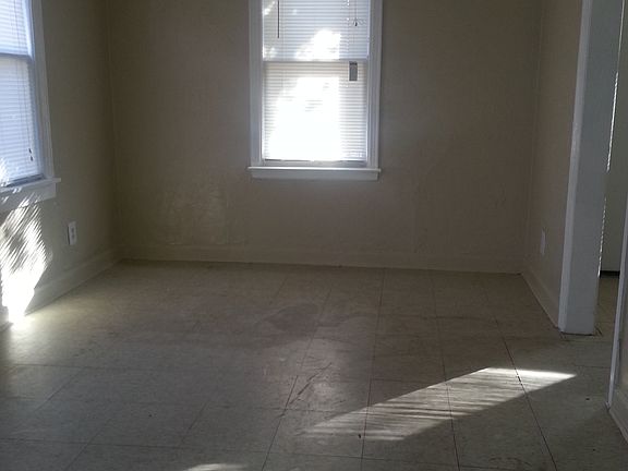 5th image of 1100 SW 38th St