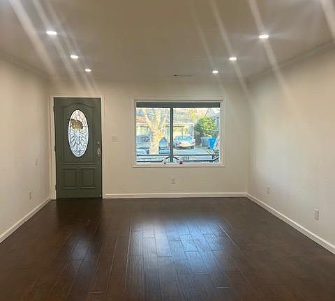 3rd image of 601 Cedar Street