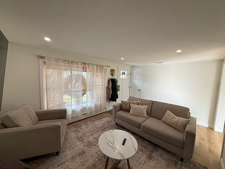 619 Glen Ave — Photo 3