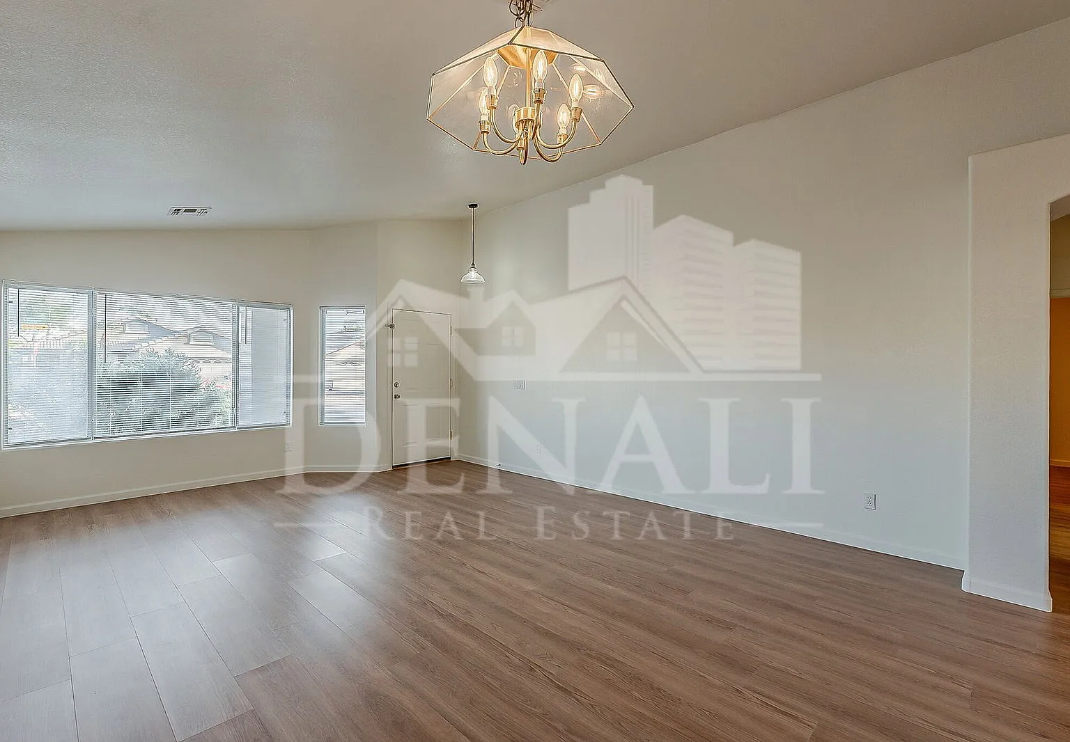 3 bed, 2.0 bath, 1537 sqft, $1,995 — Photo 4