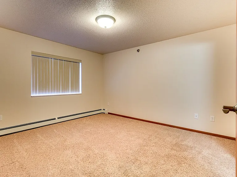 Southport Heights Apartments — Photo 36