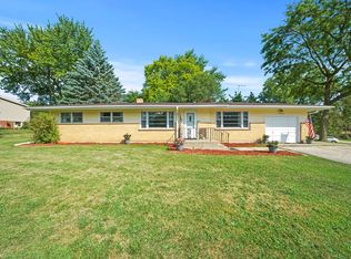 5009 N Westwood Dr, McHenry, IL 60051