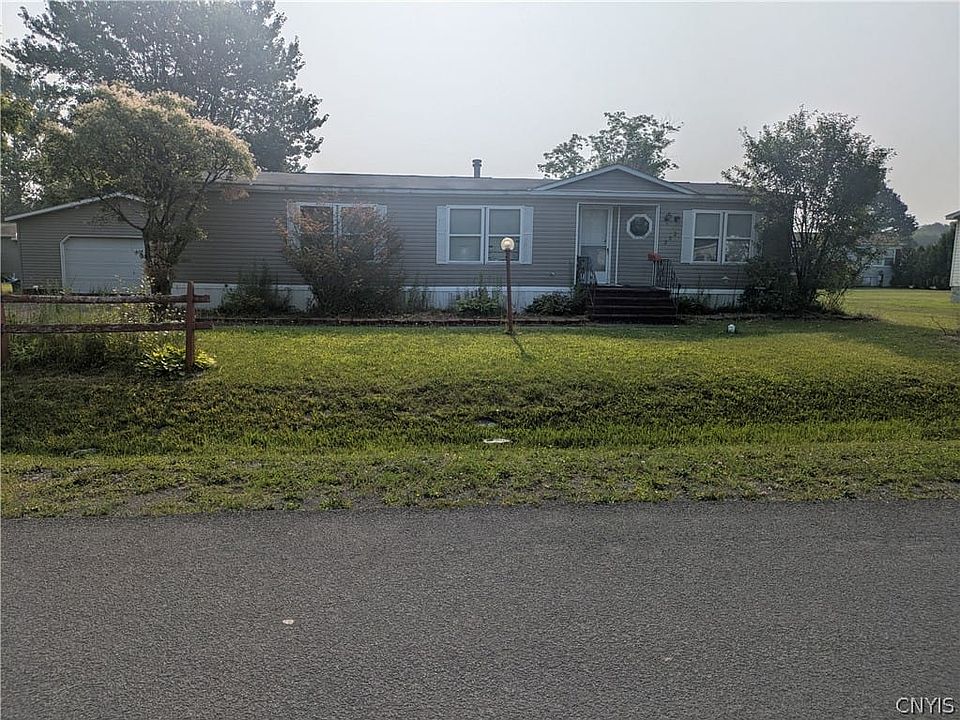 1st image of 222 Pazdur Blvd W