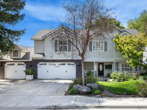 692 N Harvard Ave, Clovis, CA 93611