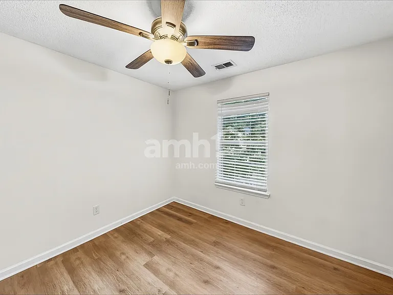 4238 Zephyrhills Dr NW — Photo 11