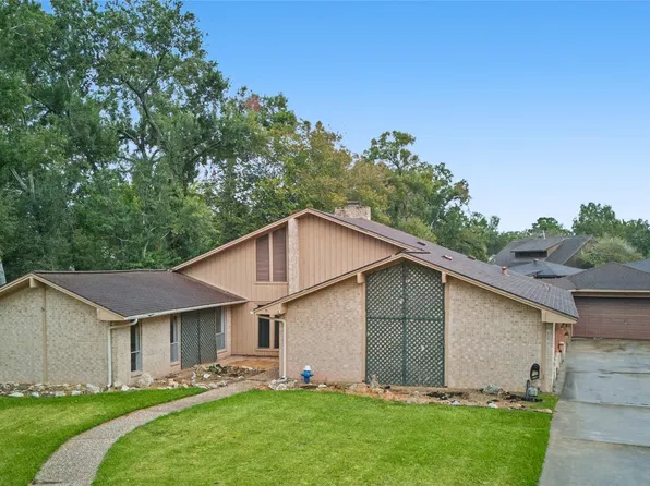 814 Devonport Ln, Seabrook, TX 77586