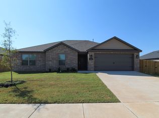 1045 Autumn Royal Ave, Lowell, AR 72745
