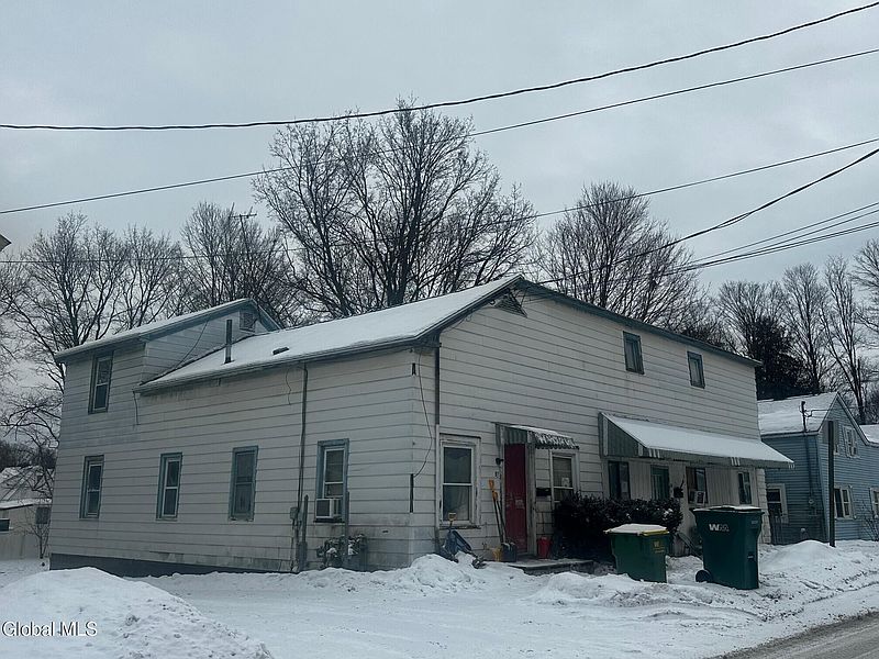 4th image of 52 Oak Street