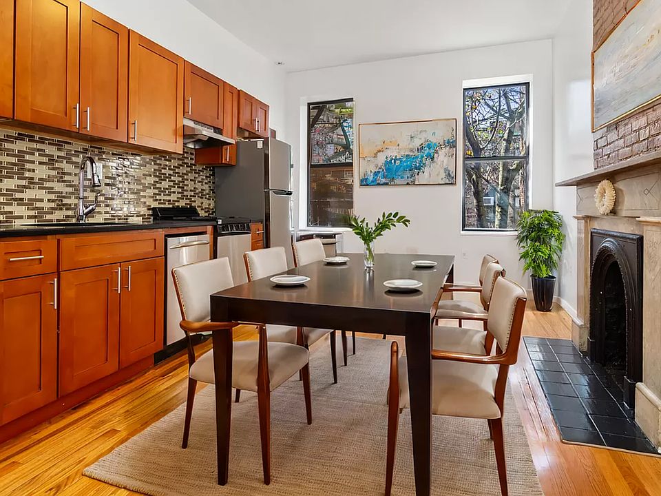 2nd image of 300 W 10th St #3C