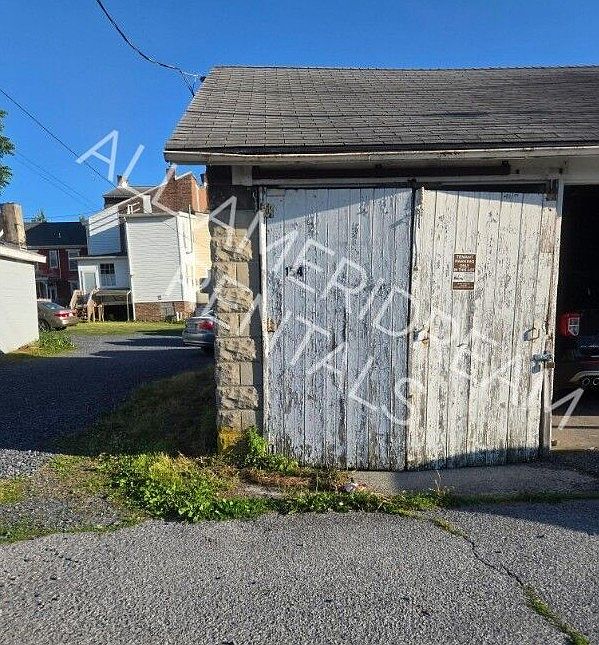 1st image of 154 York St #1