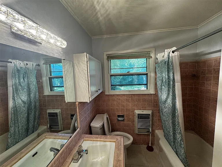 2928 College Cir — Photo 9