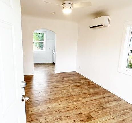 2nd image of 821 Hewitt Ave