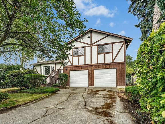 2nd image of 2006 Riverview Drive NE