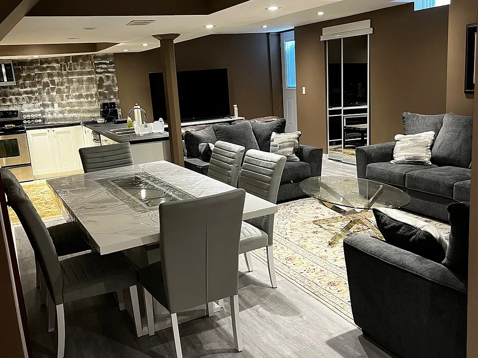 35 Fern Valley Cres #BASEMENT