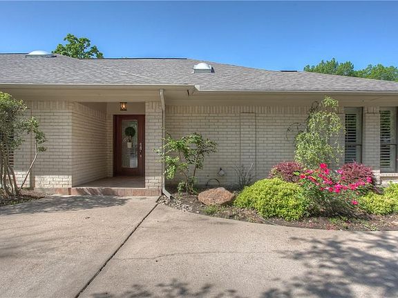 4th image of 4761 Overton Woods Dr