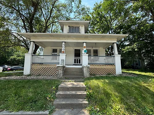 709 E Main St Photo 1