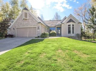 2322 Marshwood Dr #52, Jackson, MI 49203