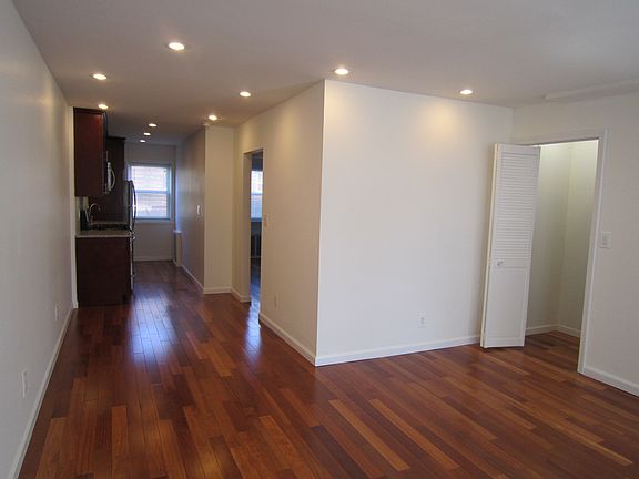 3rd image of 1511 Independence Ave #1B