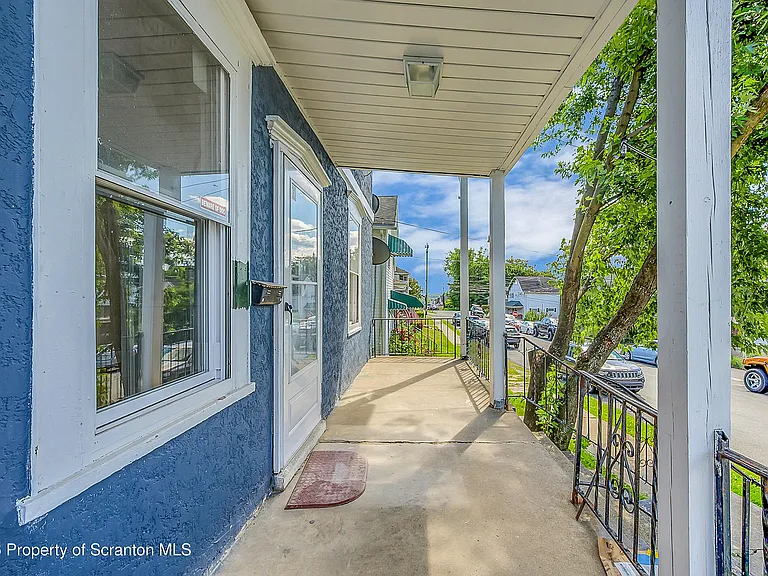 310 Oak St #1 — Photo 6