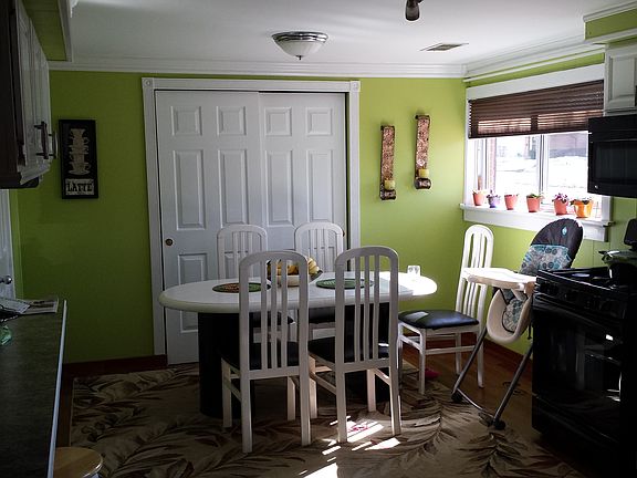 3rd image of 43620 Goldberg Dr