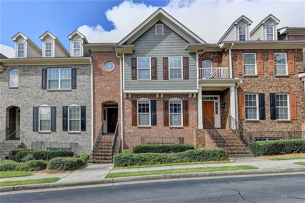 4 bed, 3.5 bath, 2614 sqft, $2,500 — Photo 1