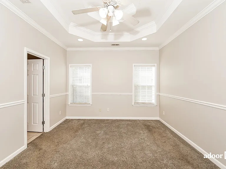 1044 Kerry Dr — Photo 8