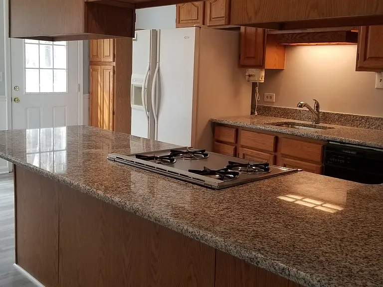131 N Main St — Photo 8