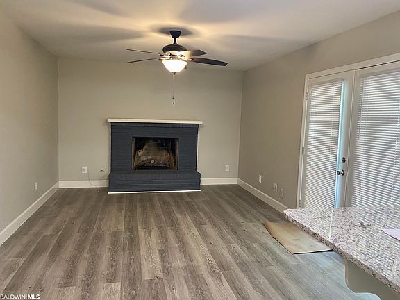 3rd image of 5921 Theles Dr