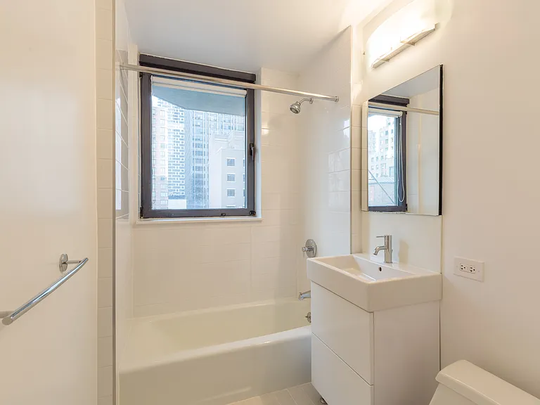 235 W 48th St #16N — Photo 7