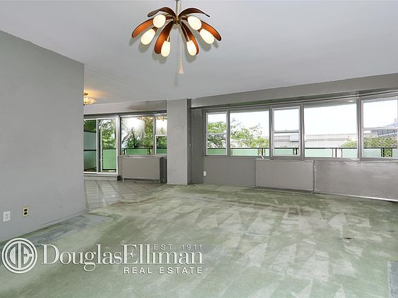 5th image of 300 Martine Ave APT 3G