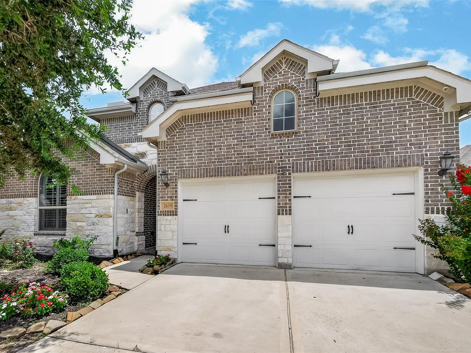 4 bed, 3.0 bath, 2940 sqft, $5,000 — Photo 3