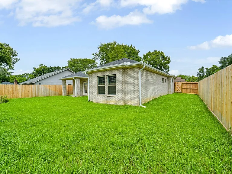 13315 Campos Dr — Photo 23