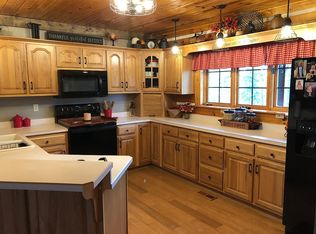 6005 Hoover Rd, Nashville, IN 47448