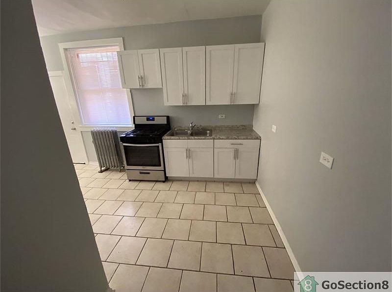 1st image of 6226 S Eberhart Ave #2D