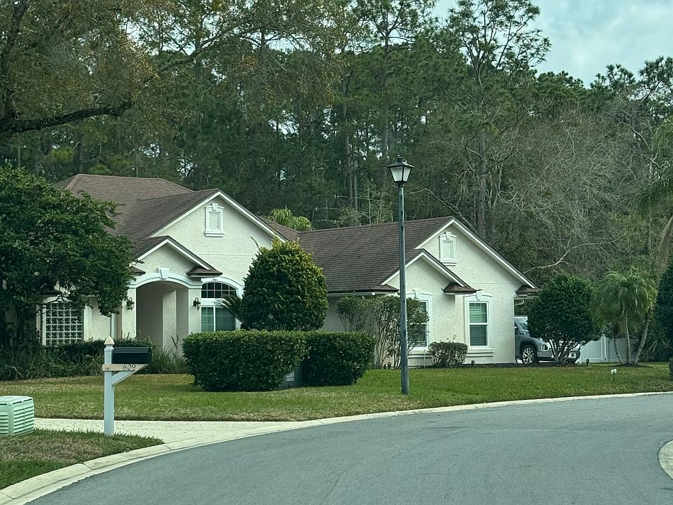 1st image of 613 Lavender Ln