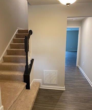 3rd image of 126 McCormick Pl