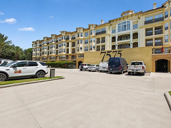 2nd image of 7575 Kirby Dr APT 1401